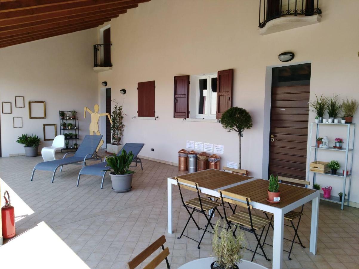 Designcontrodesign Vila Desenzano del Garda Exterior foto